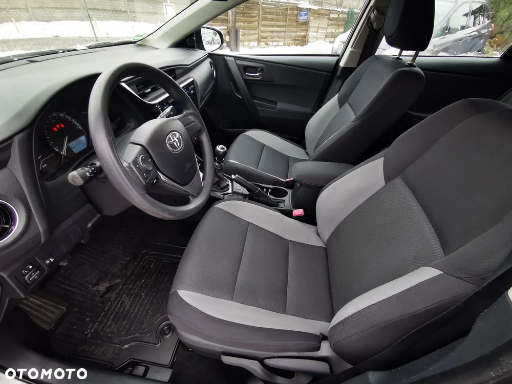 Toyota Auris 1.33 Dual-VVT-i Life - 10