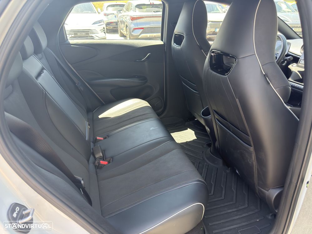 BYD Dolphin 60.4 kWh Comfort - 12