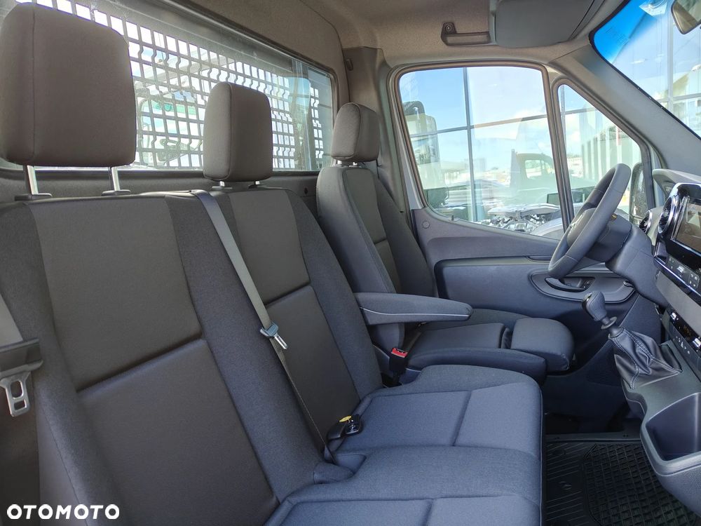 Mercedes-Benz Sprinter - 15