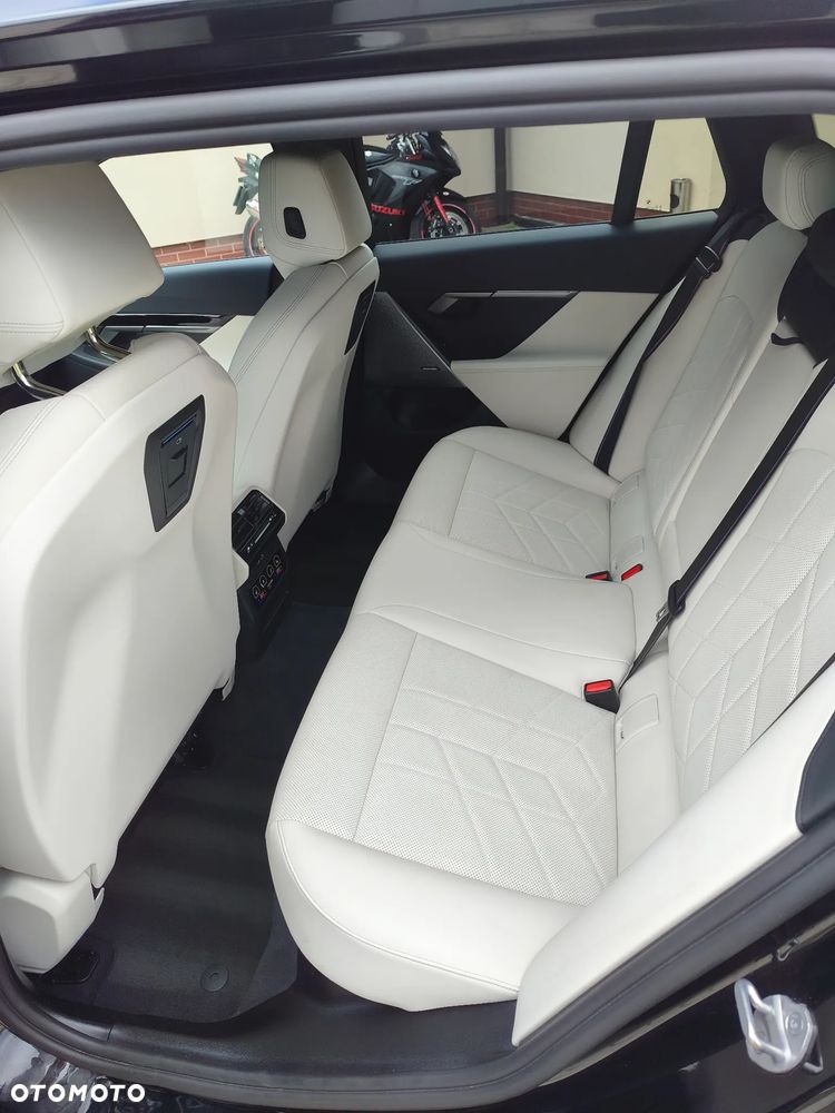 BMW Seria 5 520d xDrive mHEV - 8
