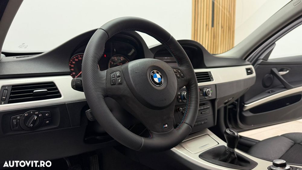 BMW Seria 3 318i Edition Sport - 15