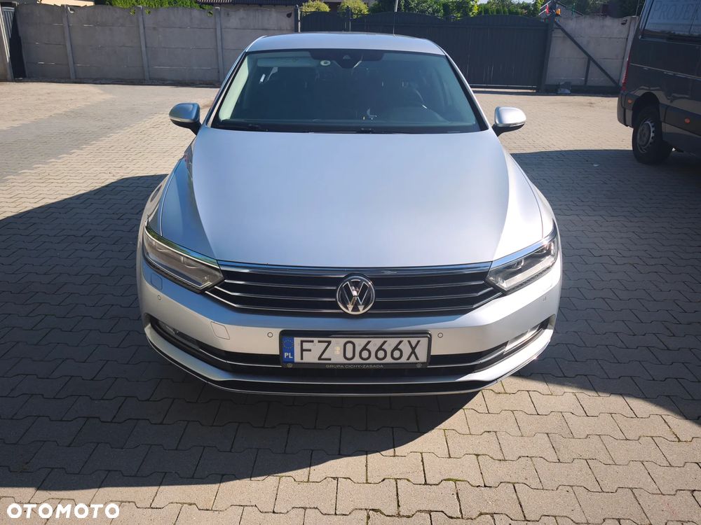 Volkswagen Passat - 2