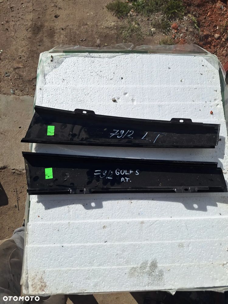 nakładka słupka  prawy lub lewy tył VW GOLF V 5D 1K6839902  1K6839901    (79/2) - 3