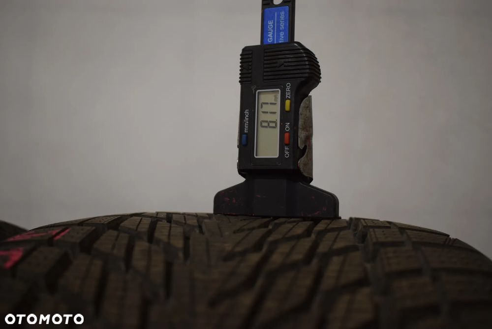 R19 235/40 Goodyear UltraGrip Performance 3 2025r - 4