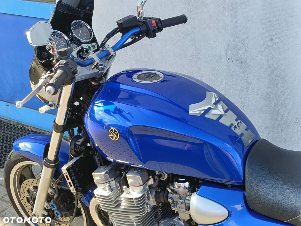 Yamaha XJR - 6