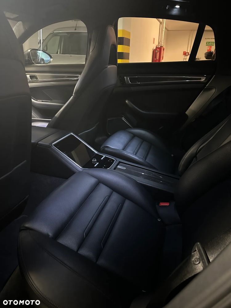 Porsche Panamera Turbo - 11