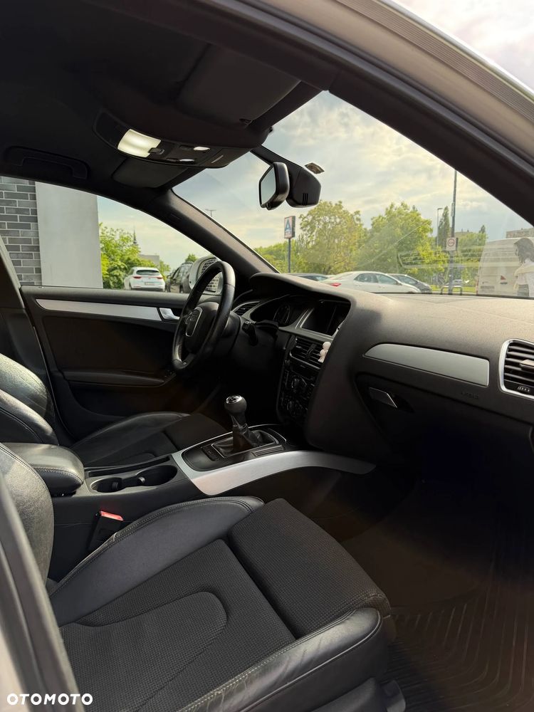 Audi A4 Limousine - 14