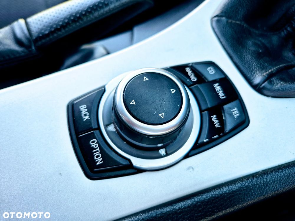 BMW Seria 3 320d DPF Edition Exclusive - 21