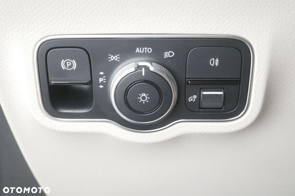 Mercedes-Benz GLB - 28