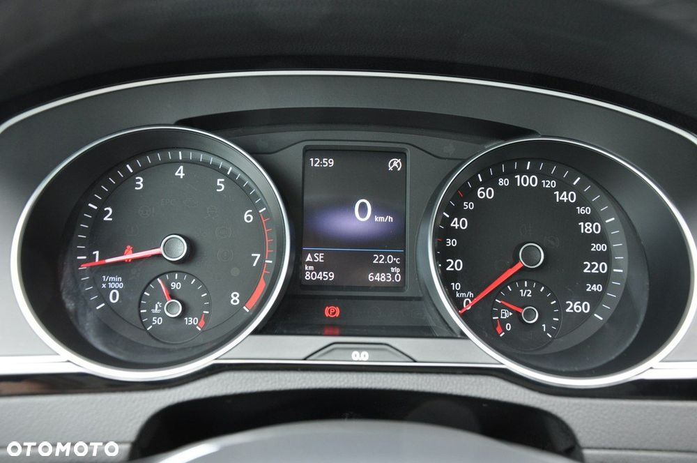 Volkswagen Passat - 13