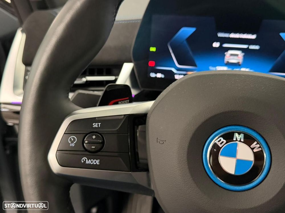 BMW iX2 eDrive20 Pack Desportivo M Pro - 23