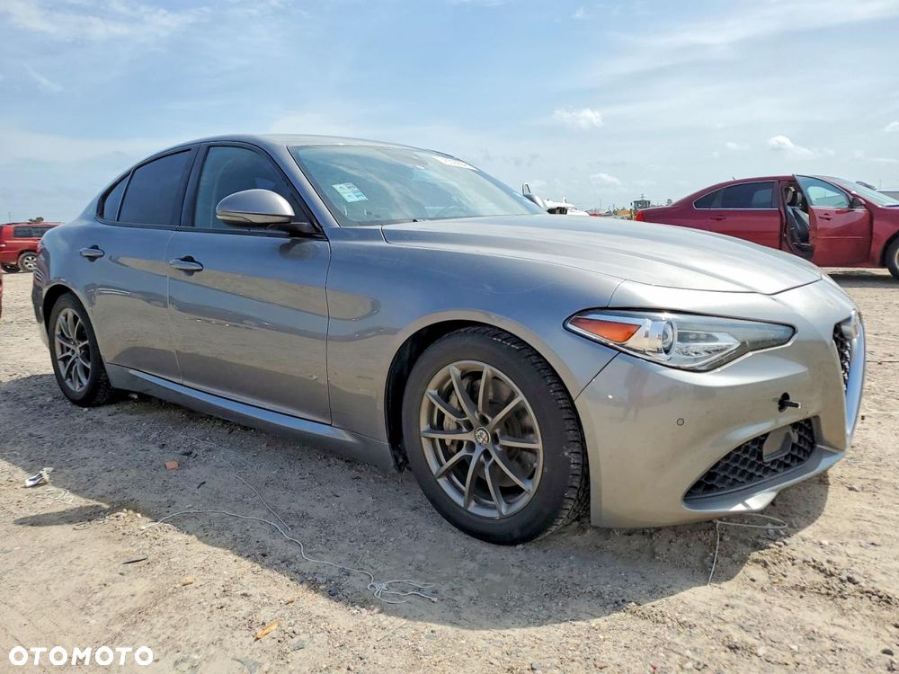 Alfa Romeo Giulia 2.0 Turbo 16V AT8-Q4 Veloce Ti - 4
