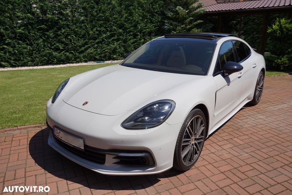 Porsche Panamera 4S - 26