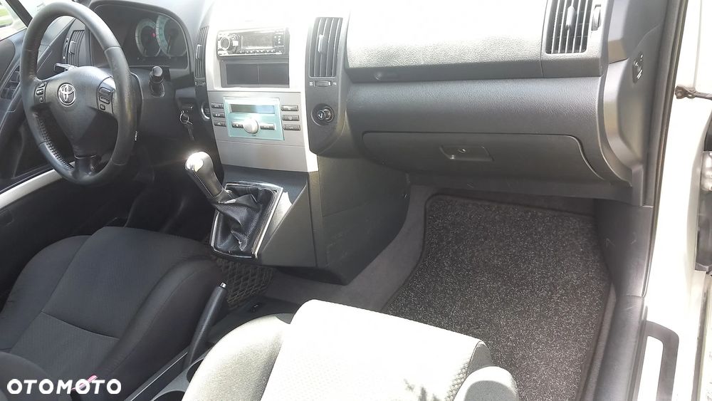Toyota Corolla Verso 1.8 Sol + 7os - 11