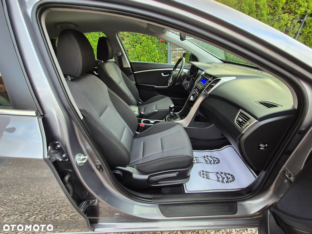 Hyundai i30 1.4 Intro Edition - 35