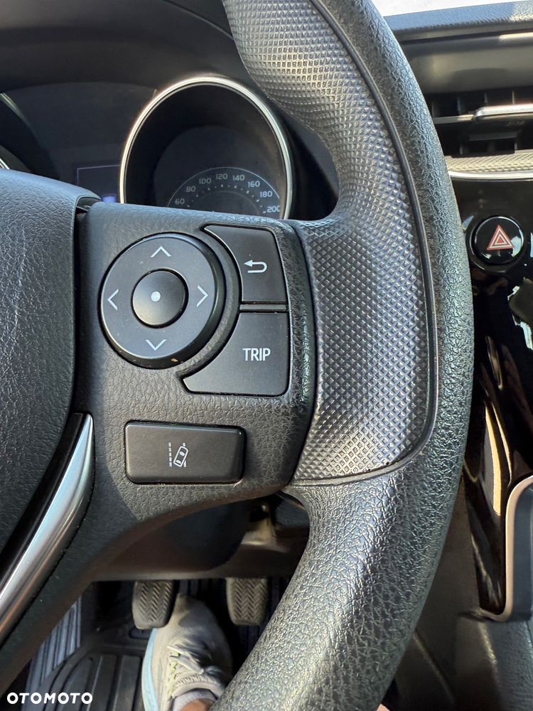 Toyota Auris 1.33 Dual-VVT-i - 22