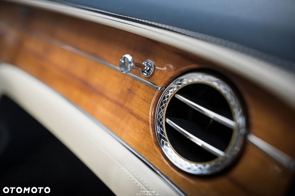 Bentley Continental GT - 16