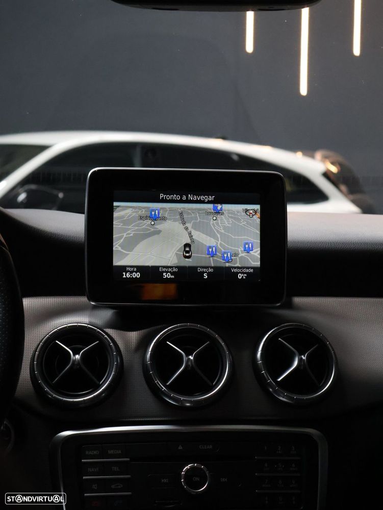 Mercedes-Benz CLA 180 d Shooting Brake Urban Aut. — fotografia 19