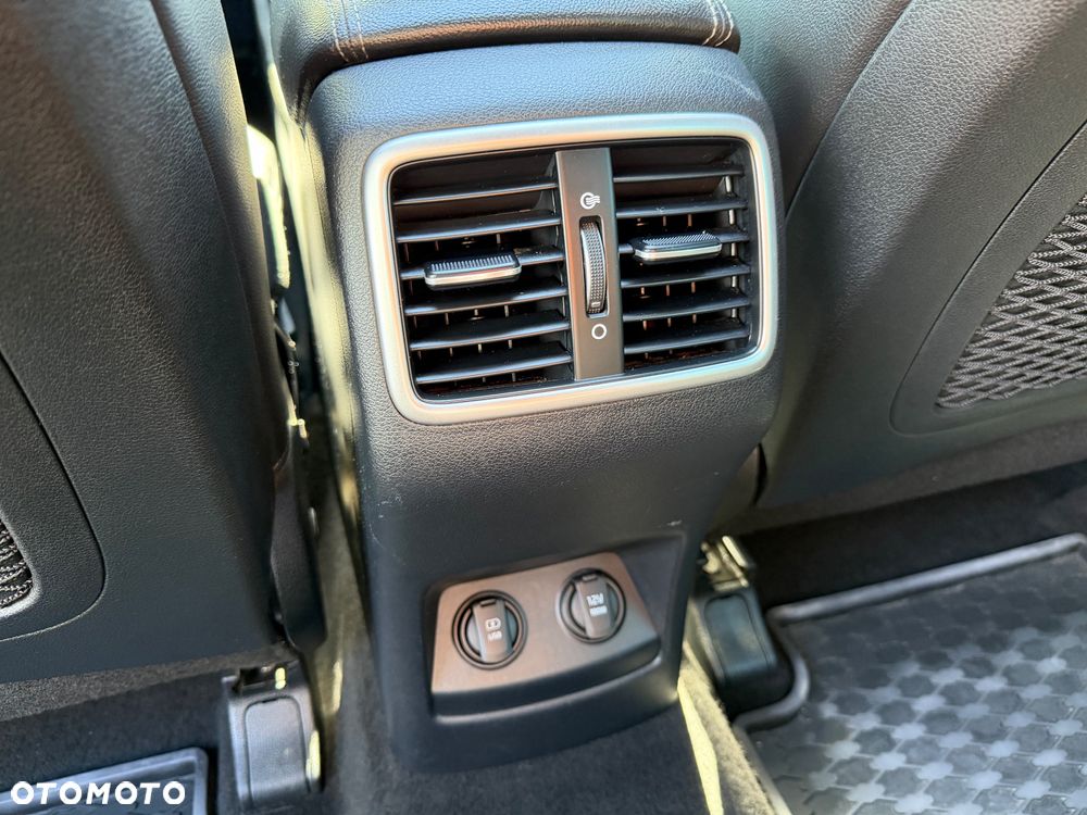 Kia Sportage 2.0 CRDI 4WD Automatik Spirit - 28