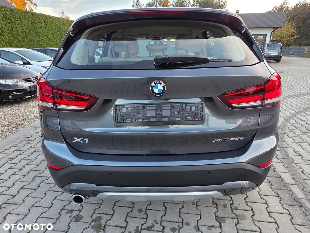 BMW X1 xDrive25e Business Edition - 10