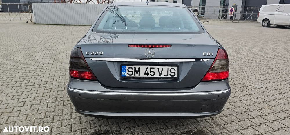 Mercedes-Benz E - 8
