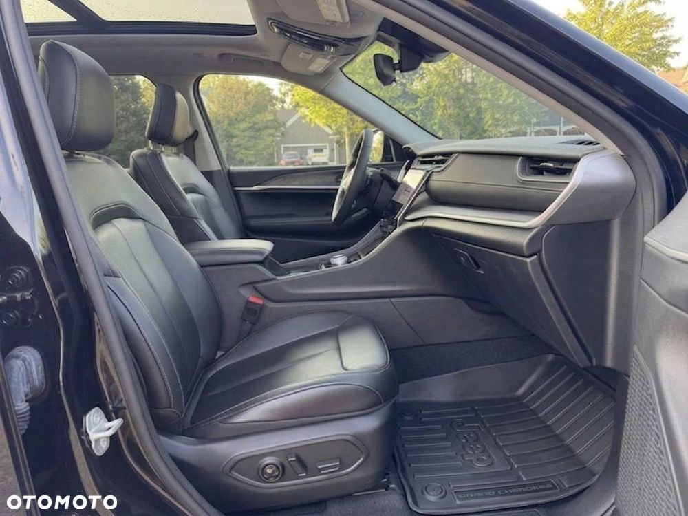 Jeep Grand Cherokee - 8