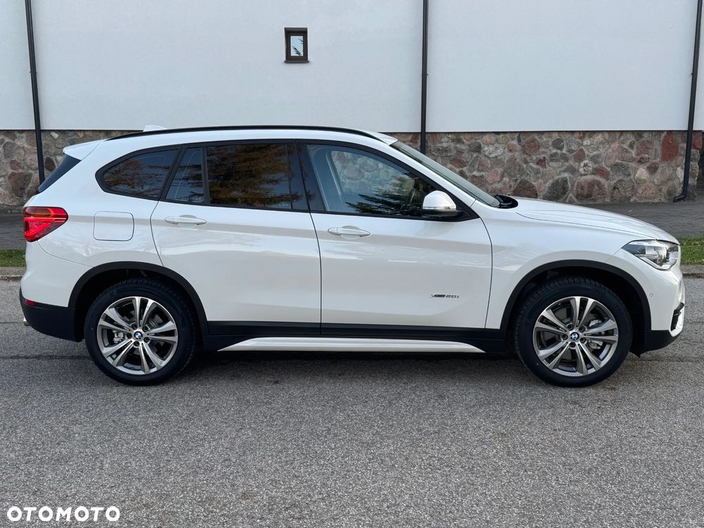 BMW X1 xDrive20i Sport Line - 19