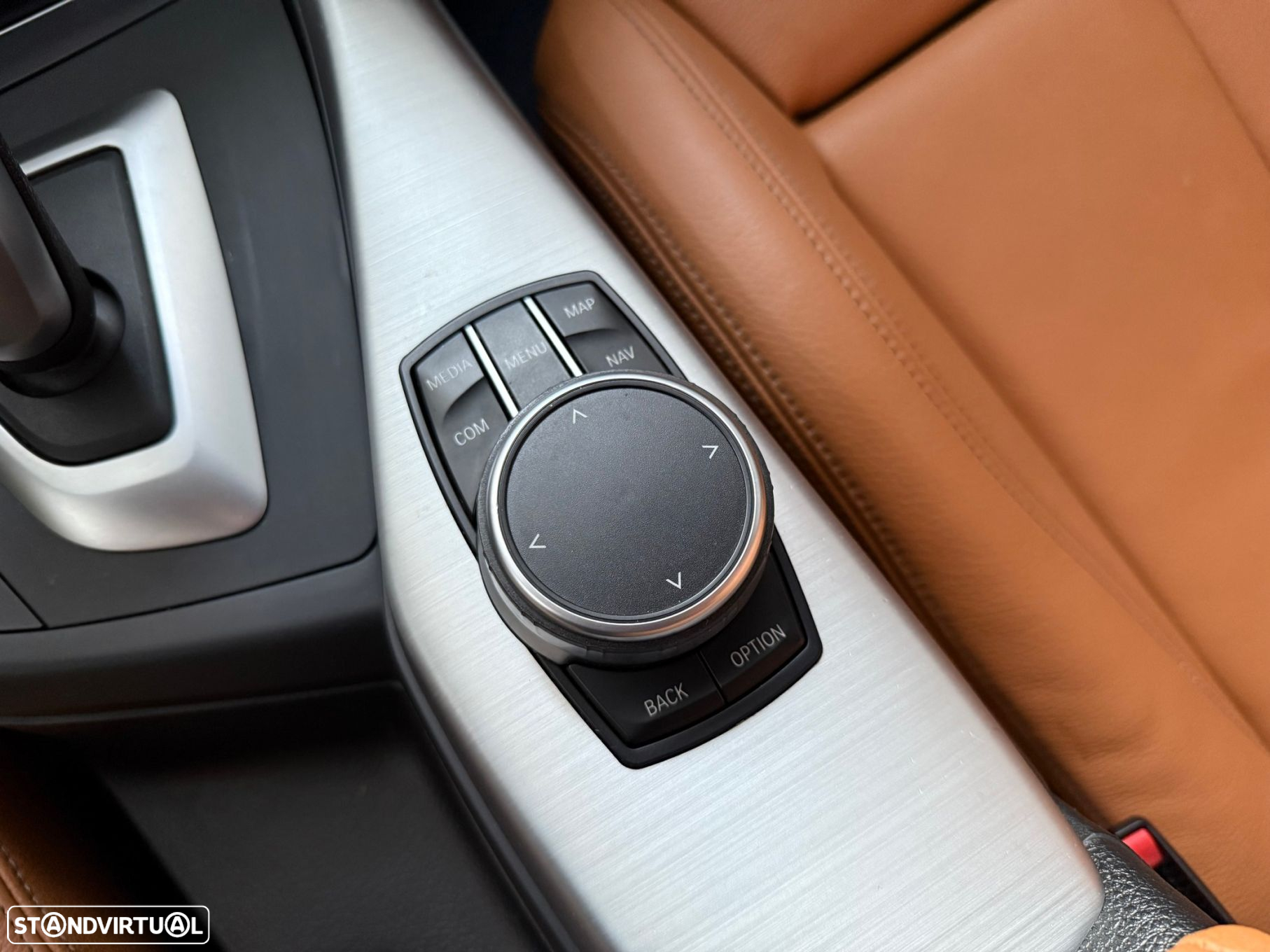 BMW 118 i Pack M Auto - 24