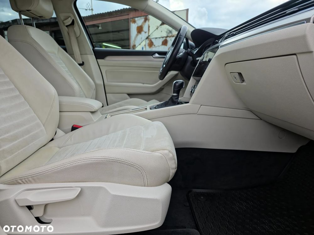 Volkswagen Passat 1.8 TSI BMT Highline DSG - 32