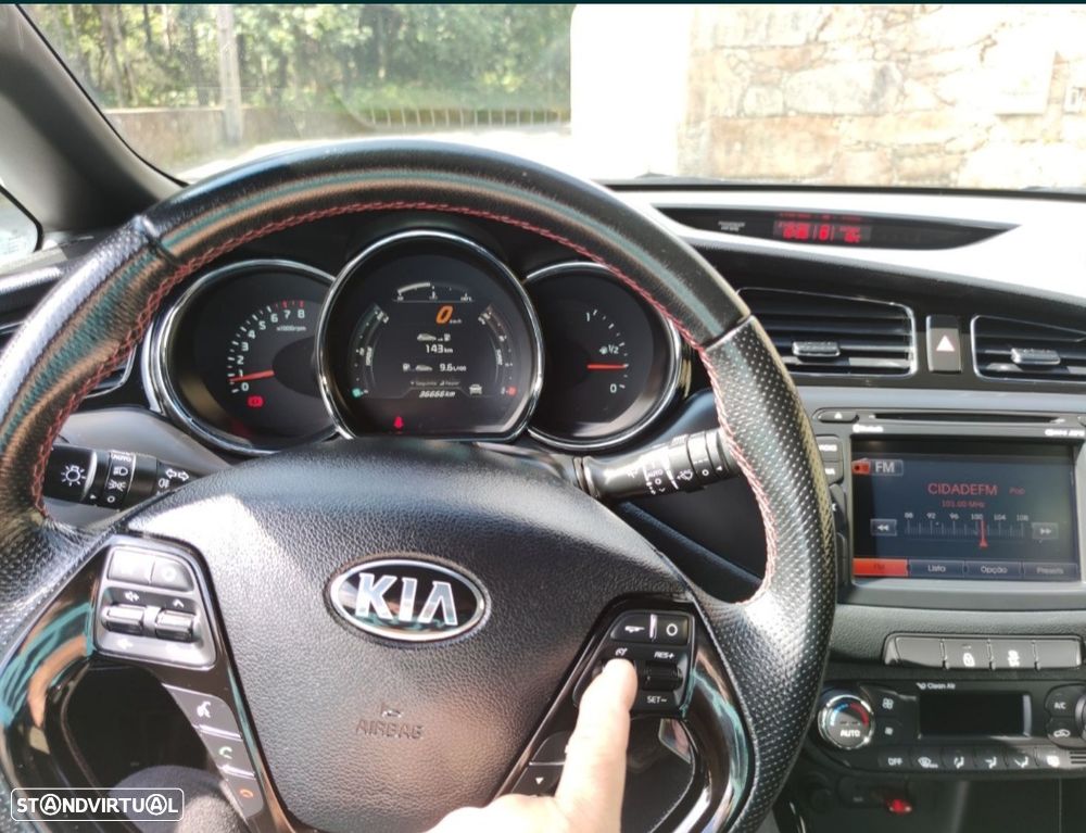 Kia Ceed S Coupé 1.6 T-GDi GT Top - 5