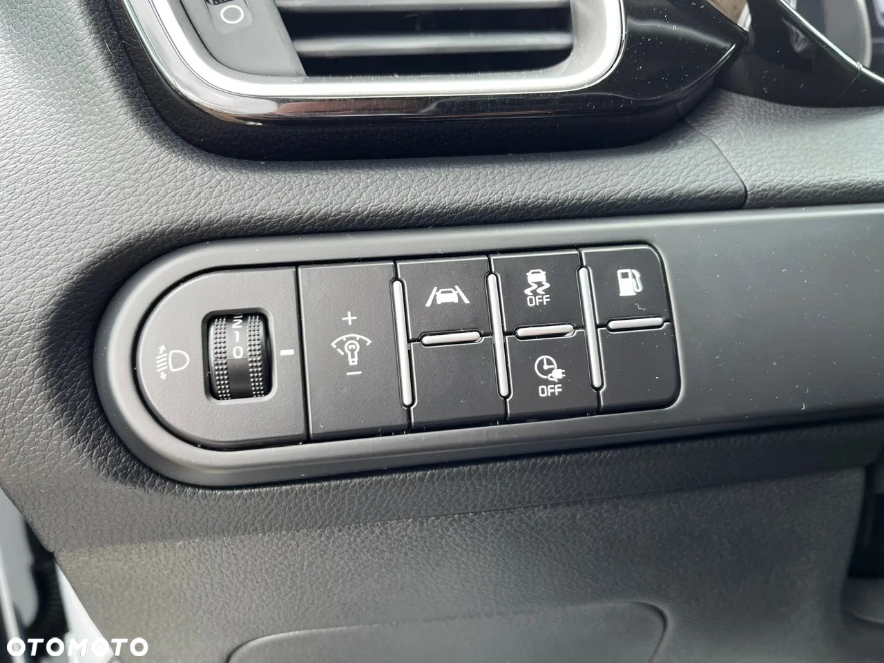 Kia Ceed 1.6 GDI PHEV L DCT - 17