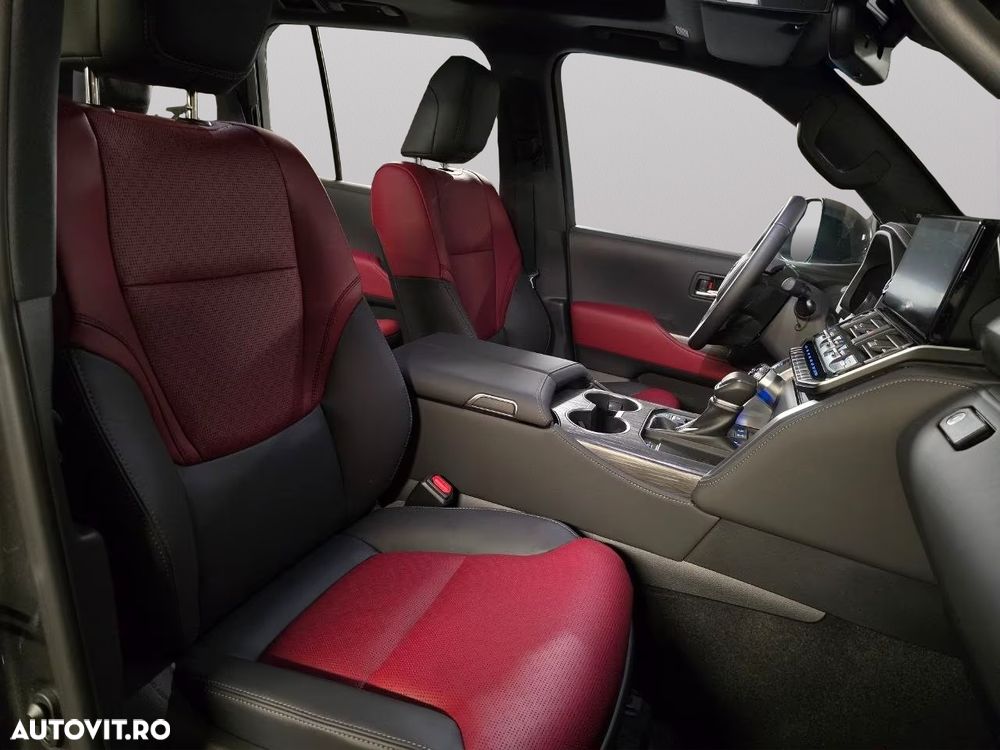 Toyota Land Cruiser 300 - 12