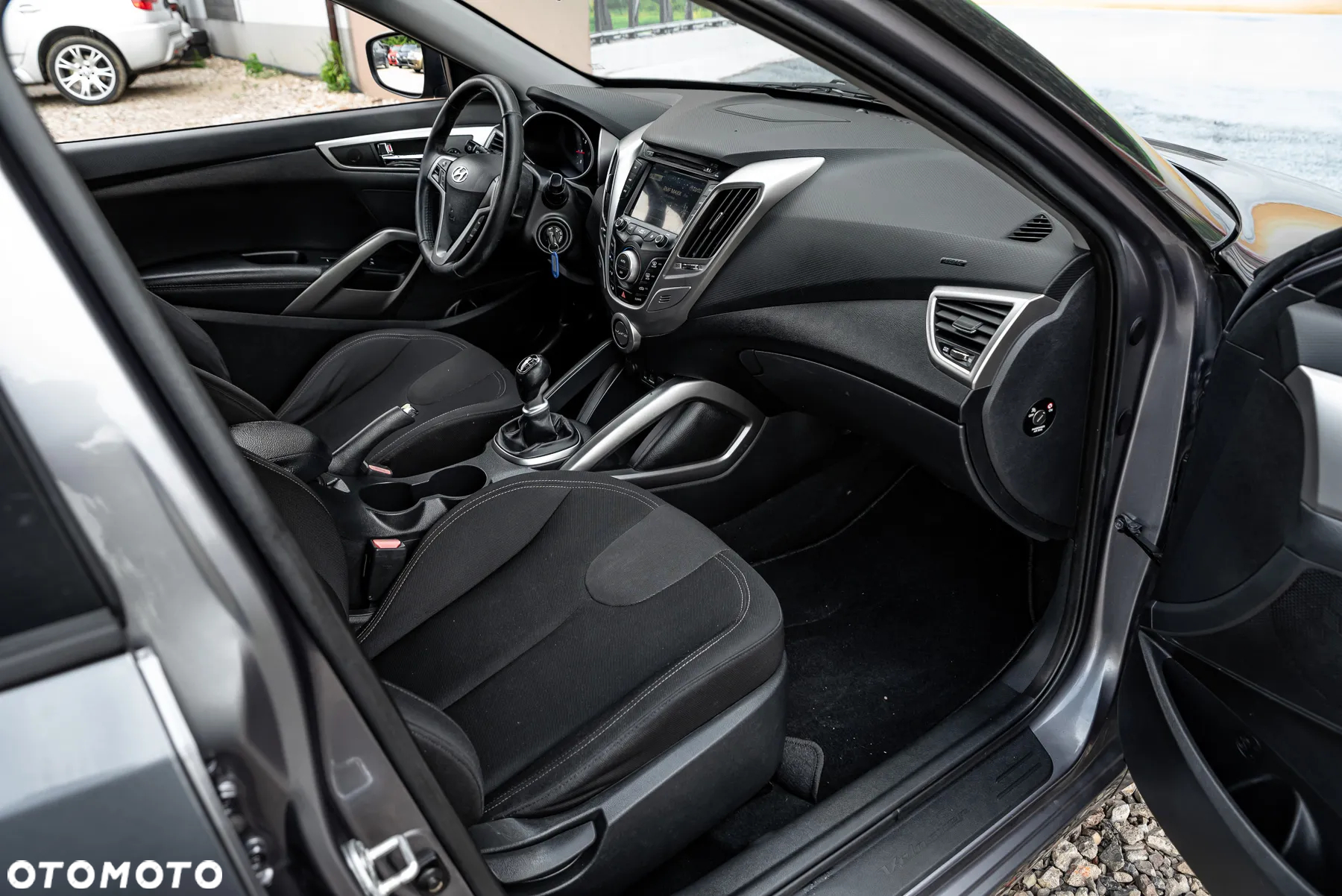 Hyundai Veloster 1.6 GDI Style - 29
