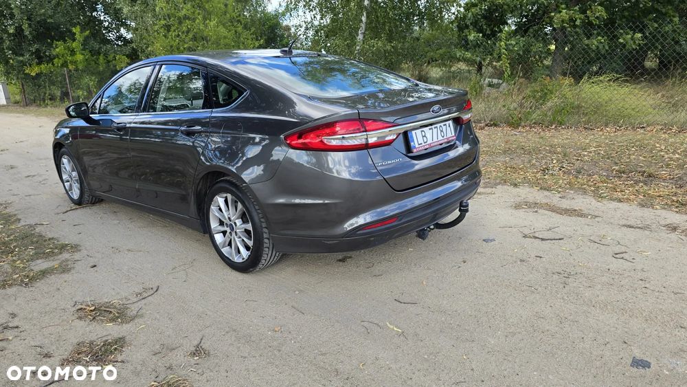 Ford Fusion - 4