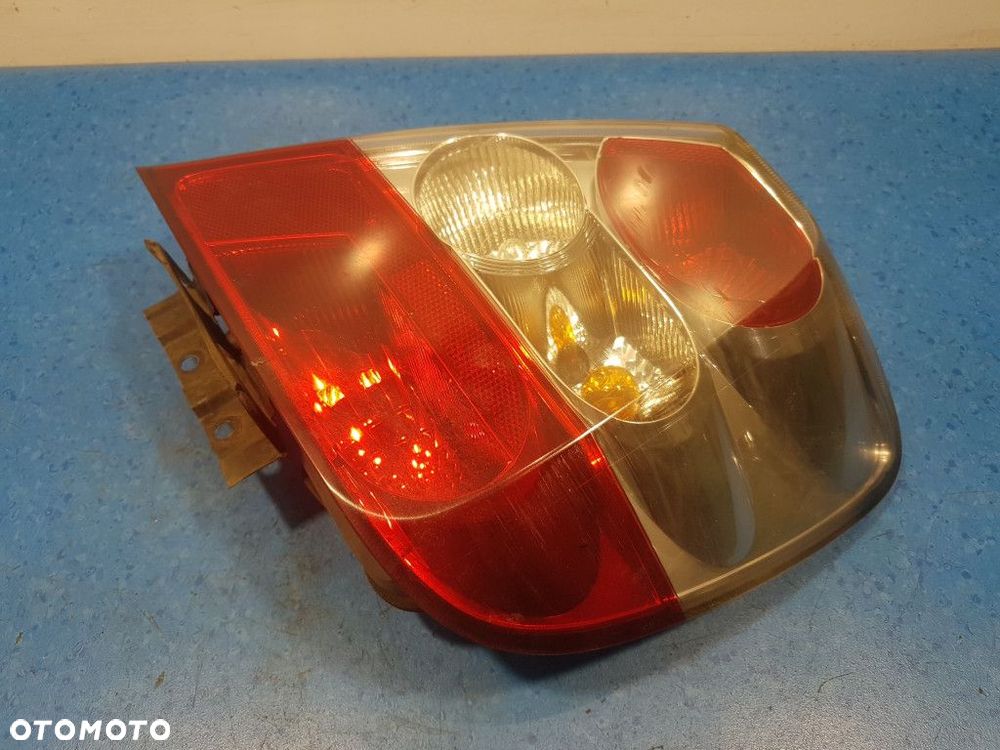 HONDA CIVIC VII LIFT 1.7 CTDI LAMPA TYŁ PRAWA ZEWNĘTRZNA - 2