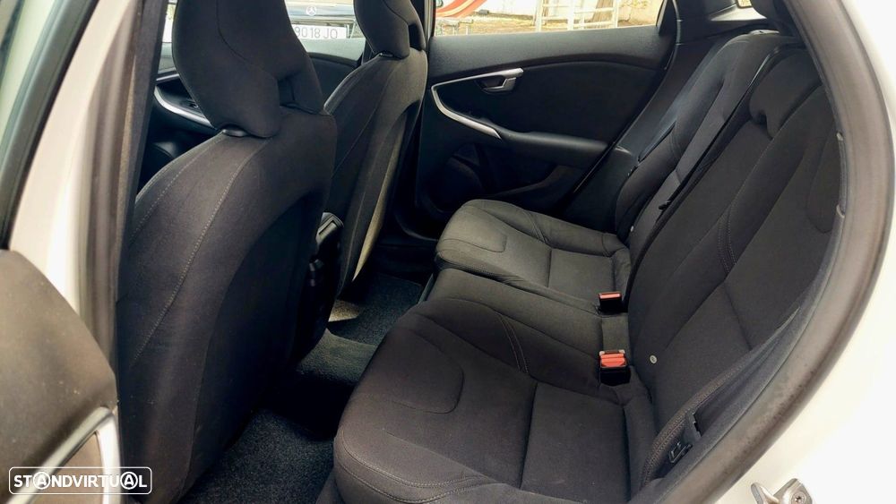 Volvo V40 Cross Country 2.0 D2 Summum - 13