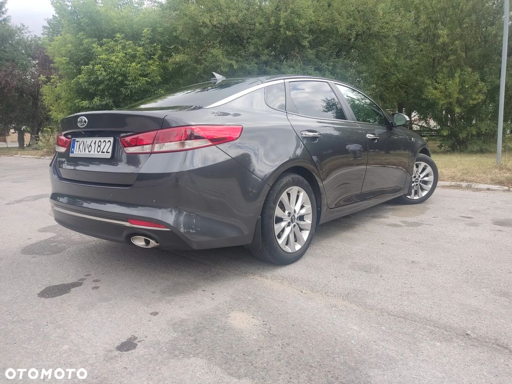Kia Optima 2.0 M - 6