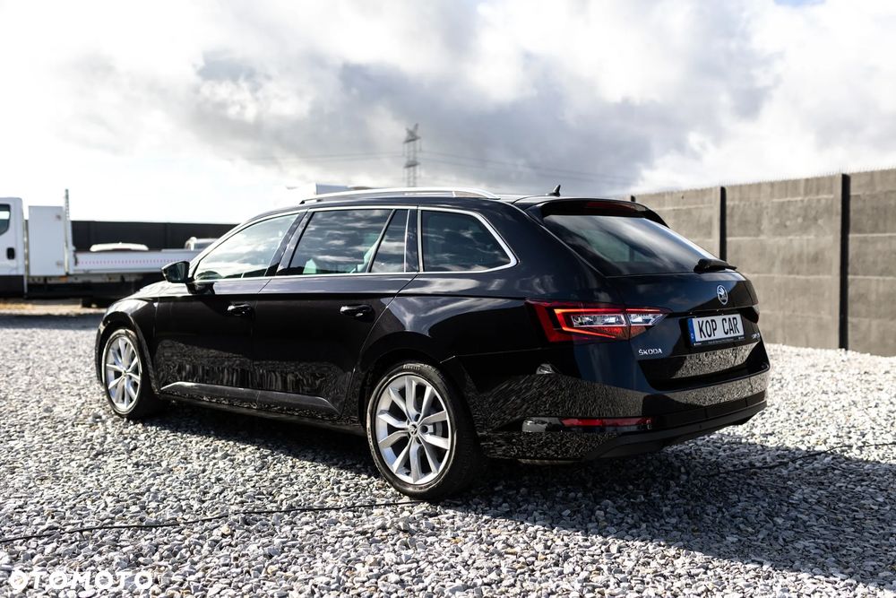 Skoda Superb 2.0 TDI DSG Style - 10