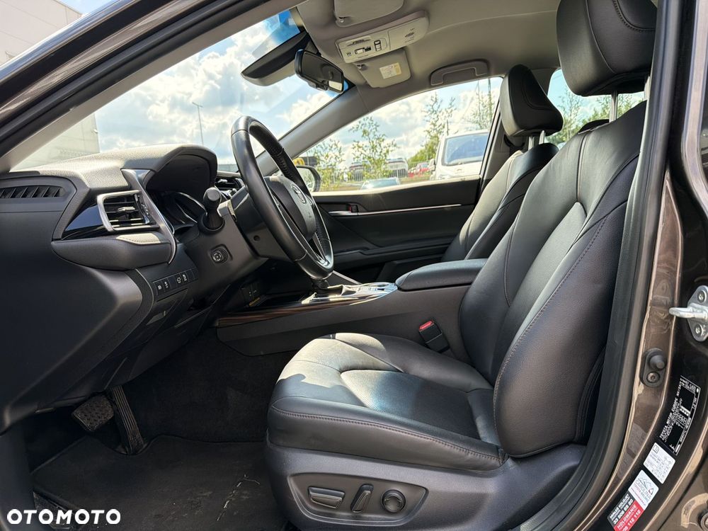 Toyota Camry 2.5 Hybrid Executive CVT - 9