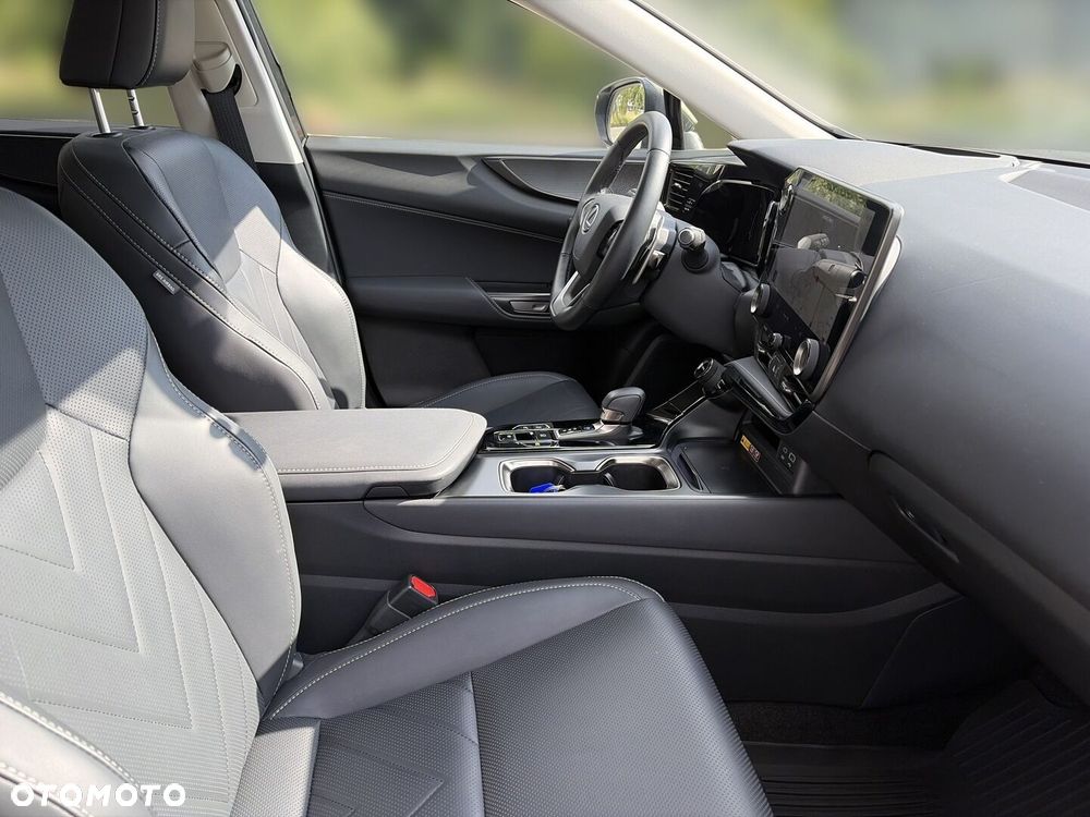 Lexus NX 350h Omotenashi AWD - 12