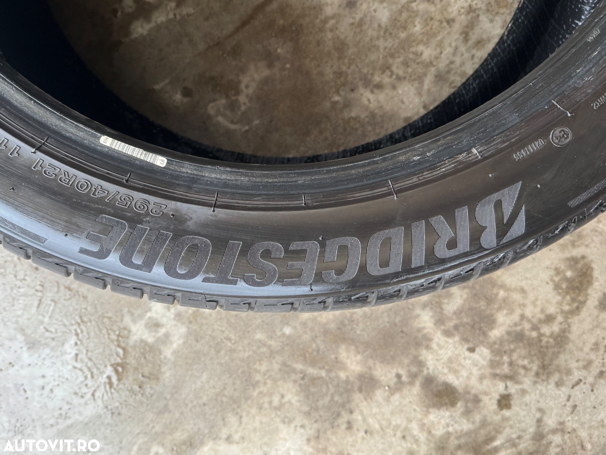Vând 4 anvelope 295/40/21 bridgestone de vară ca noi - 7
