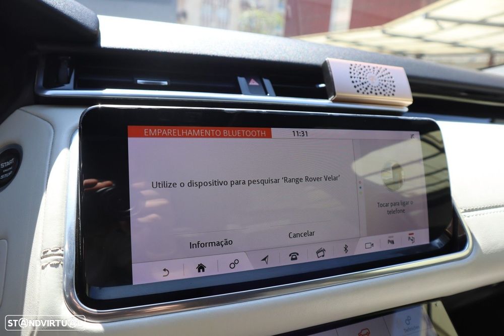 Land Rover Range Rover Velar 3.0 D R-Dynamic HSE - 26