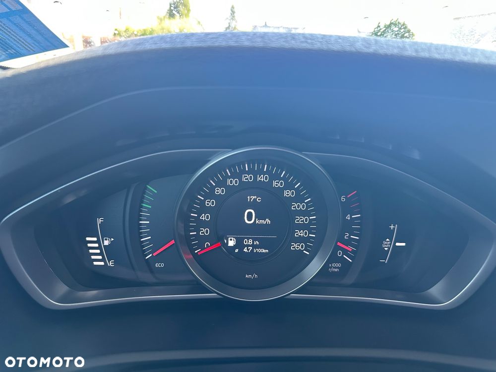 Volvo V40 D2 Momentum - 2
