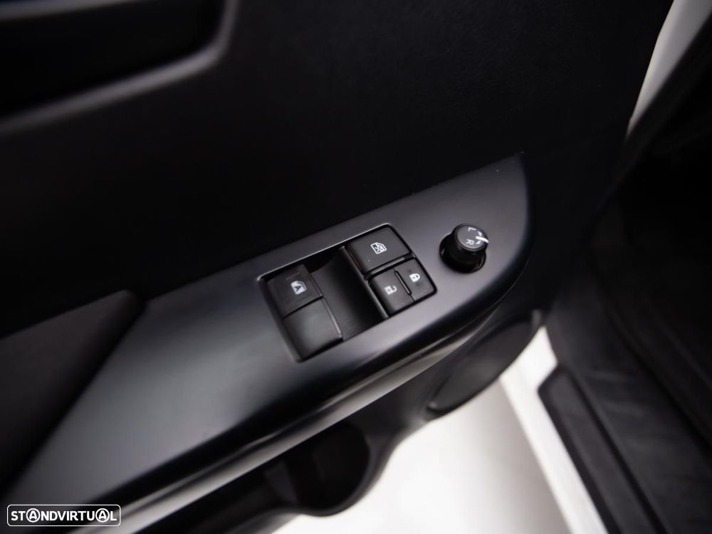 Toyota Hilux 2.4 D-4D 4WD CE c/iva - 12