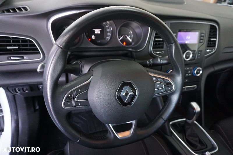 Renault Megane TCe EDC Zen - 17