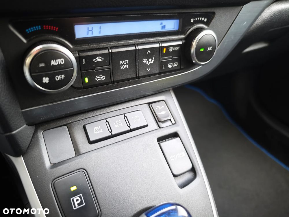 Toyota Auris 1.8 HSD Luna - 30