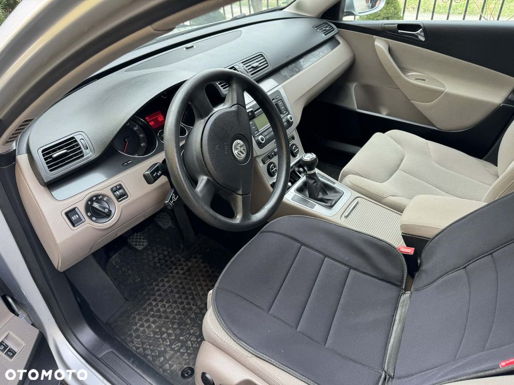 Volkswagen Passat 1.6 Exclusive - 8