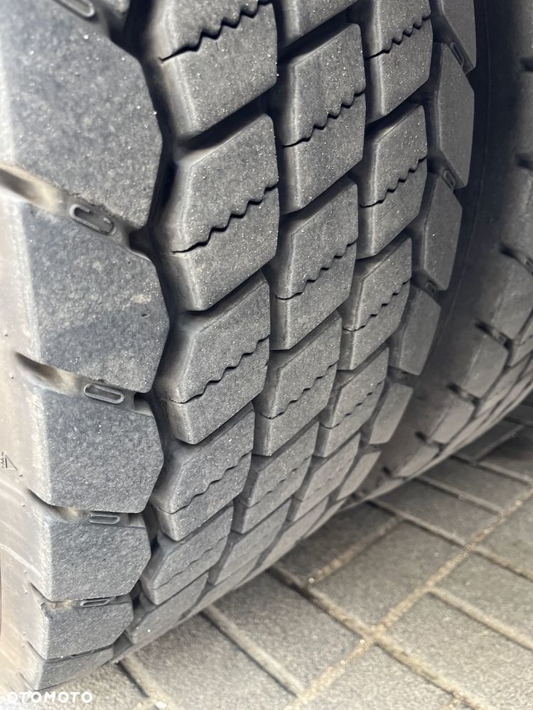 Mercedes-Benz Actros - 3