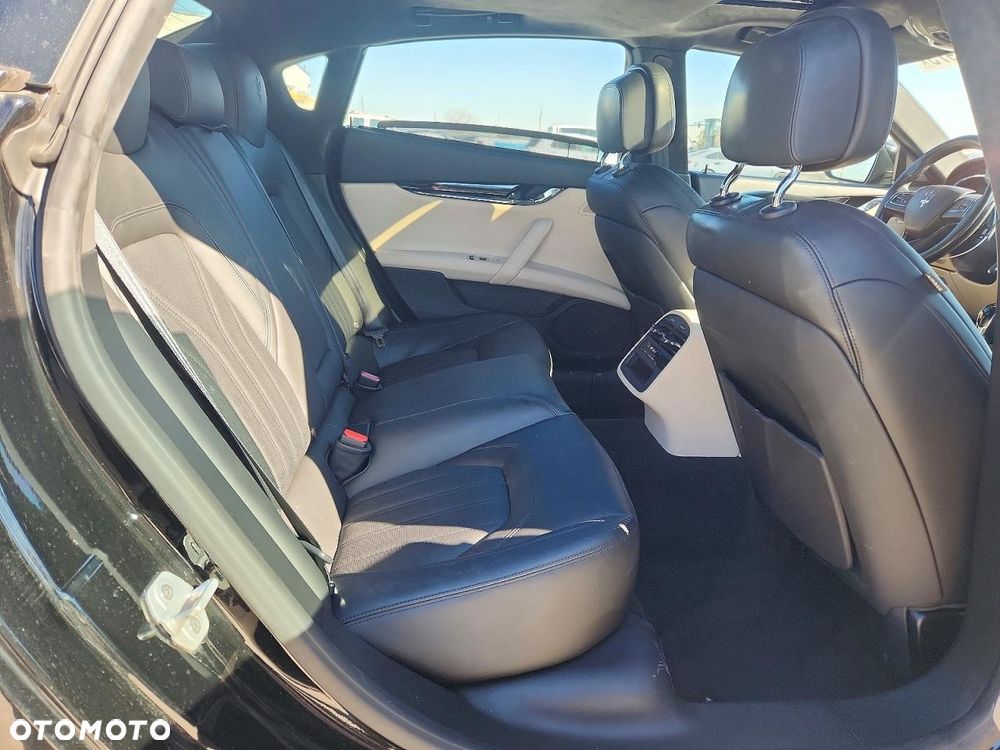 Maserati Quattroporte - 11