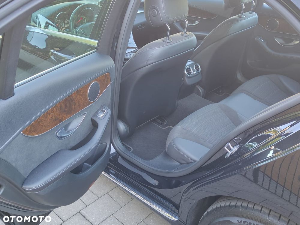 Mercedes-Benz Klasa C 220 d 9G-TRONIC - 27